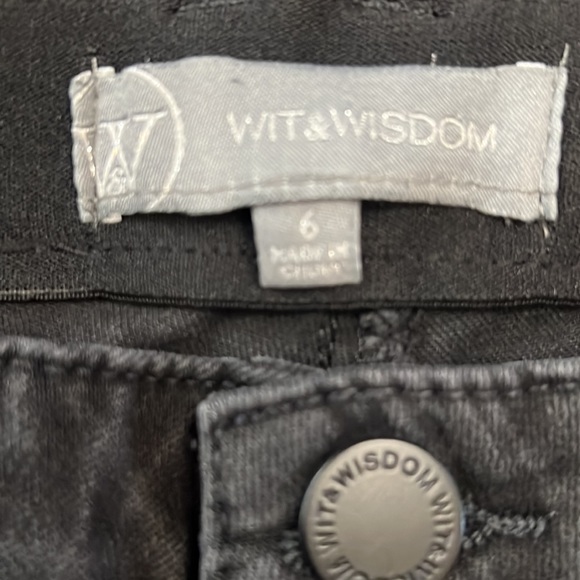 Wit & Wisdom Black Luxe Touch High Rise Slim Straight Jeans - Picture 8 of 10